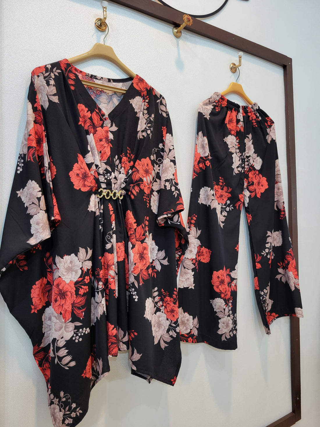 Wind (Black red)