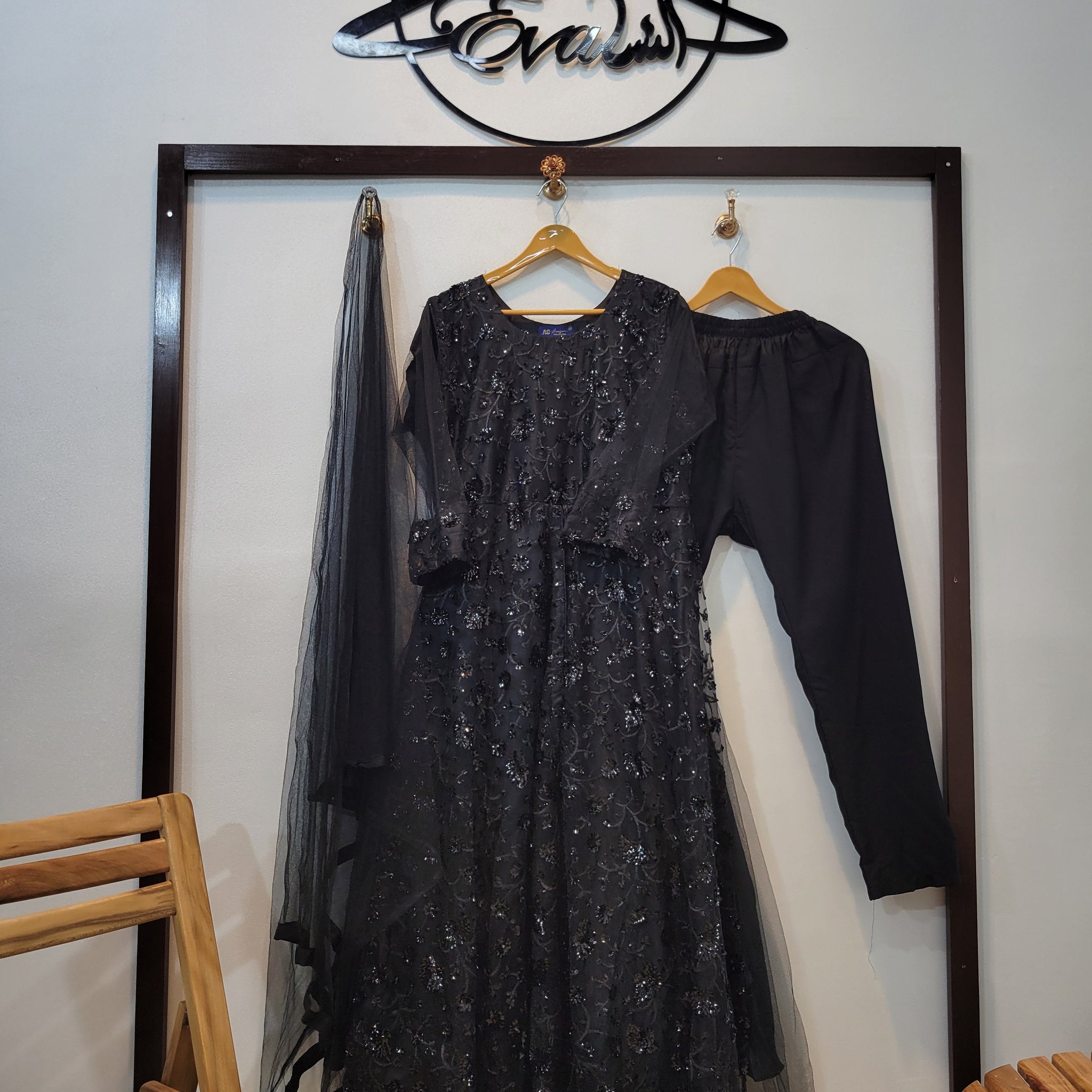 Noor (Black)