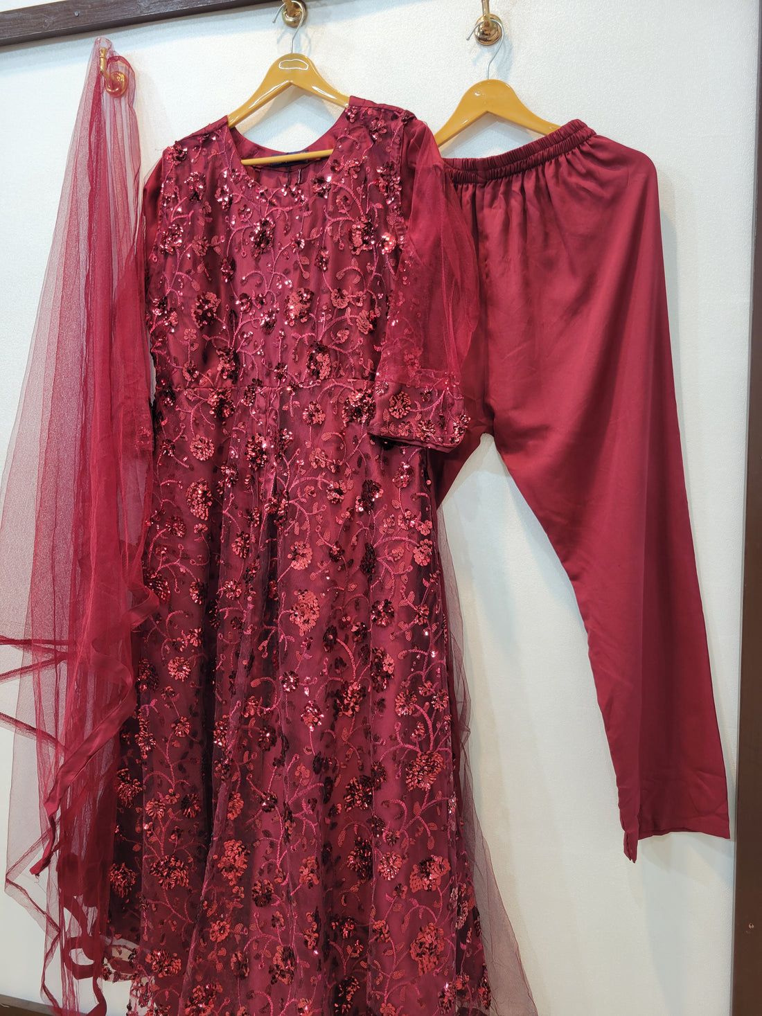 Noor (Maroon)