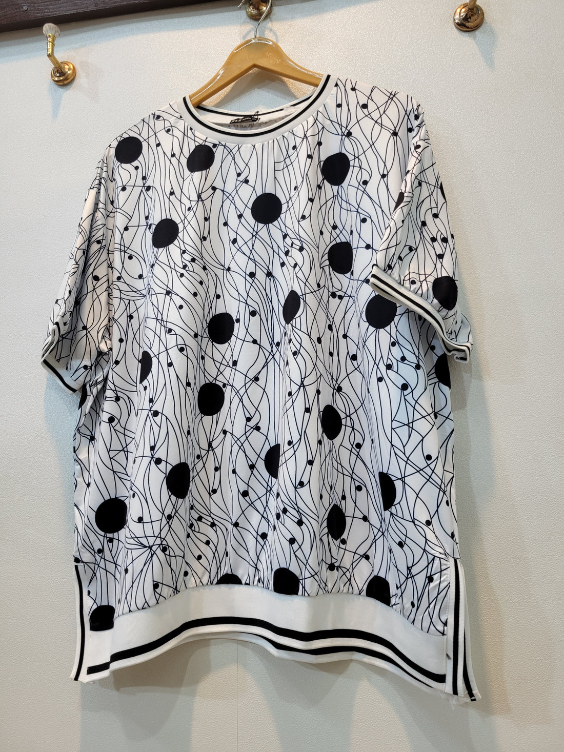 Dropped t (White Polka)