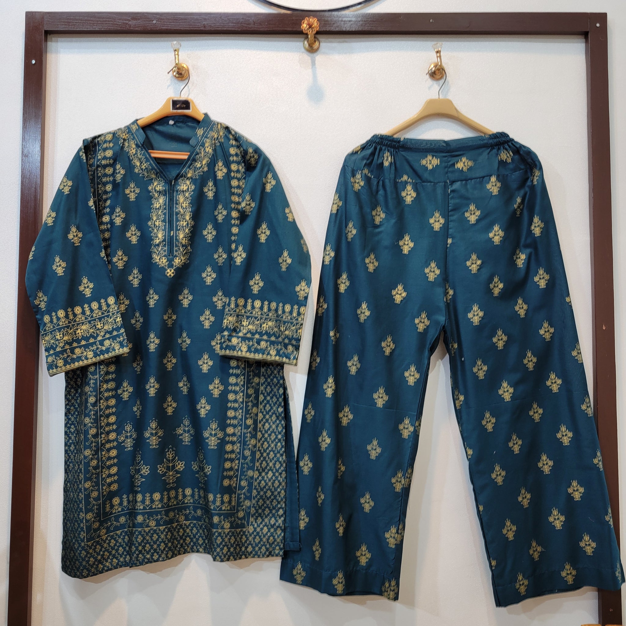 Saya (Sea green)