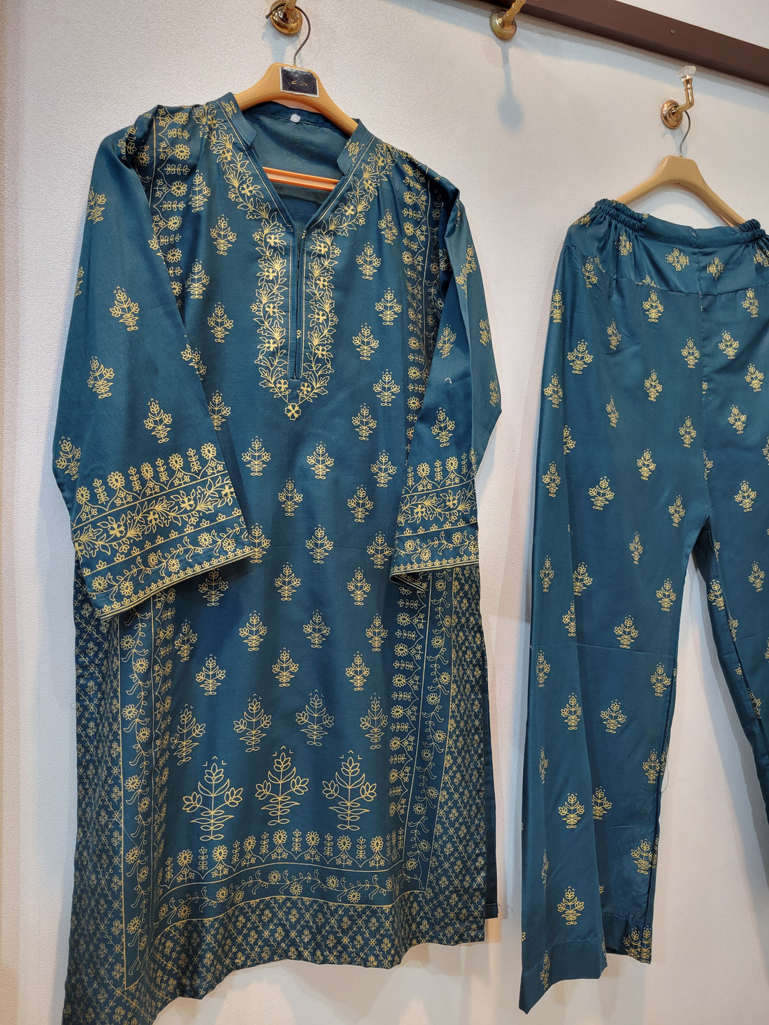 Saya (Sea green)