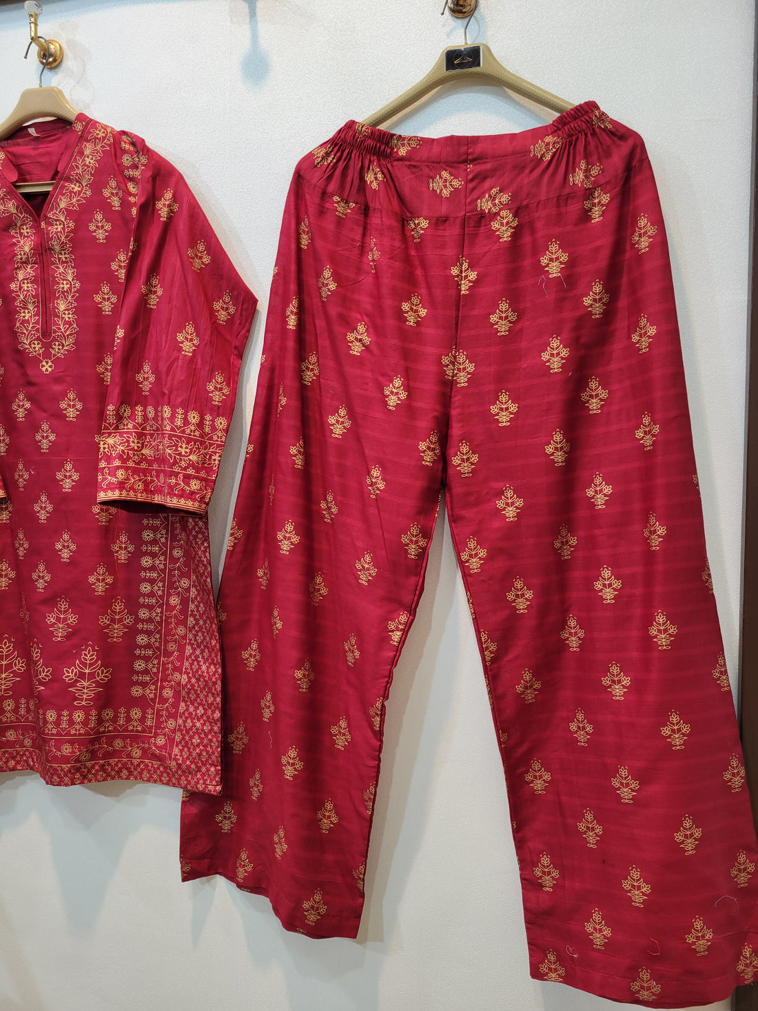 Saya (Maroon)