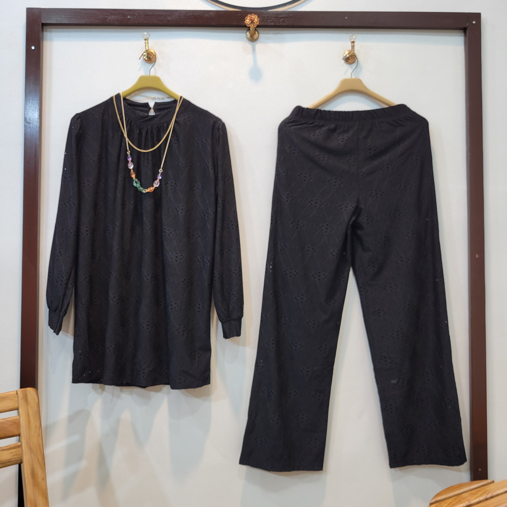 Moonstone (Black)