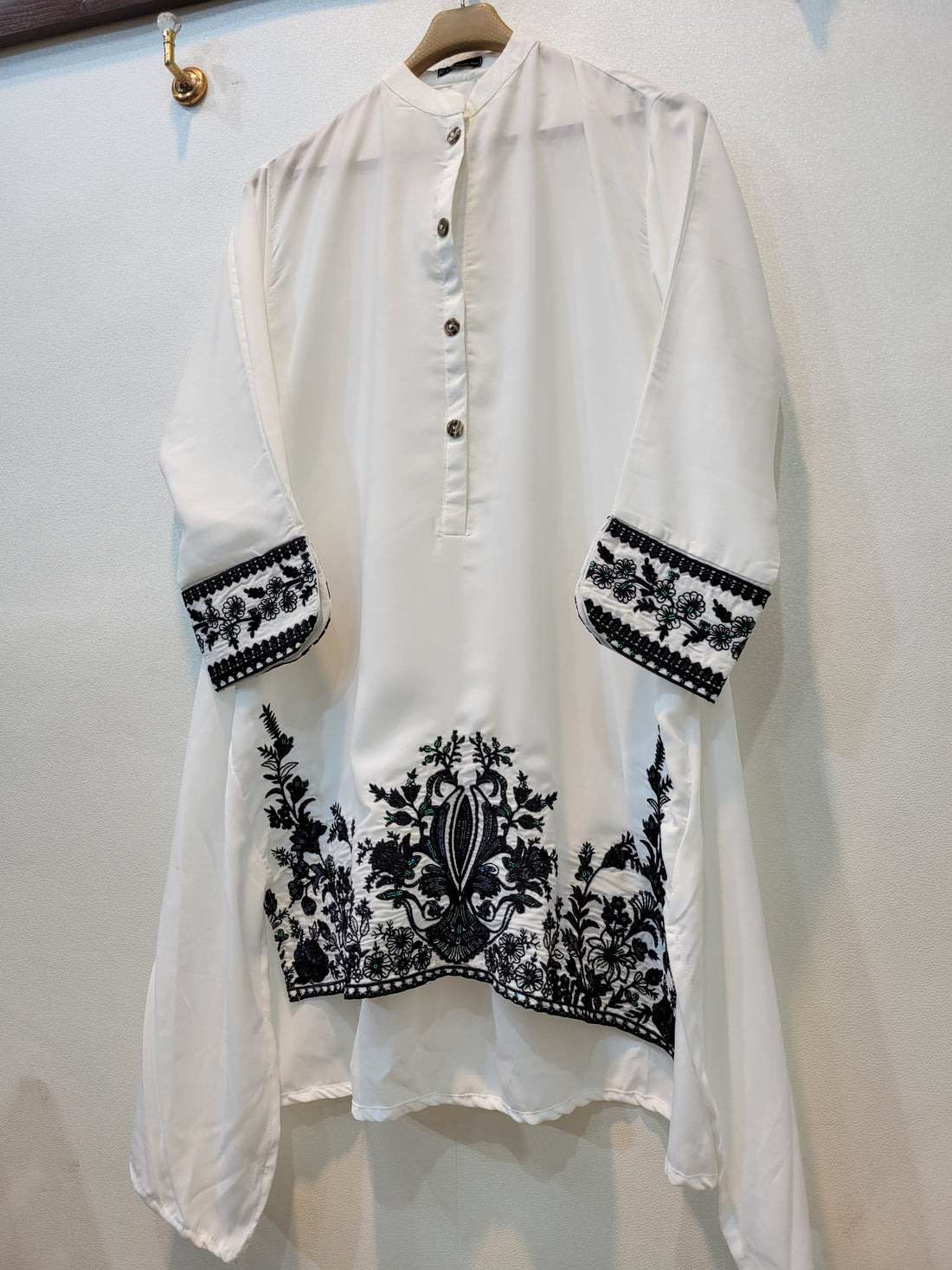 Supreme (White)
