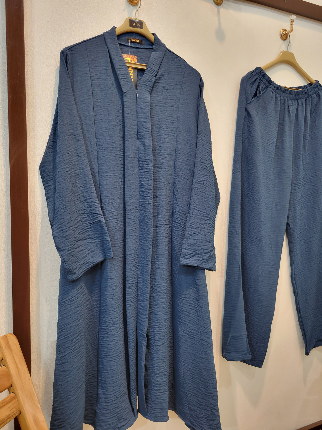 Attitude (Zinc Blue)