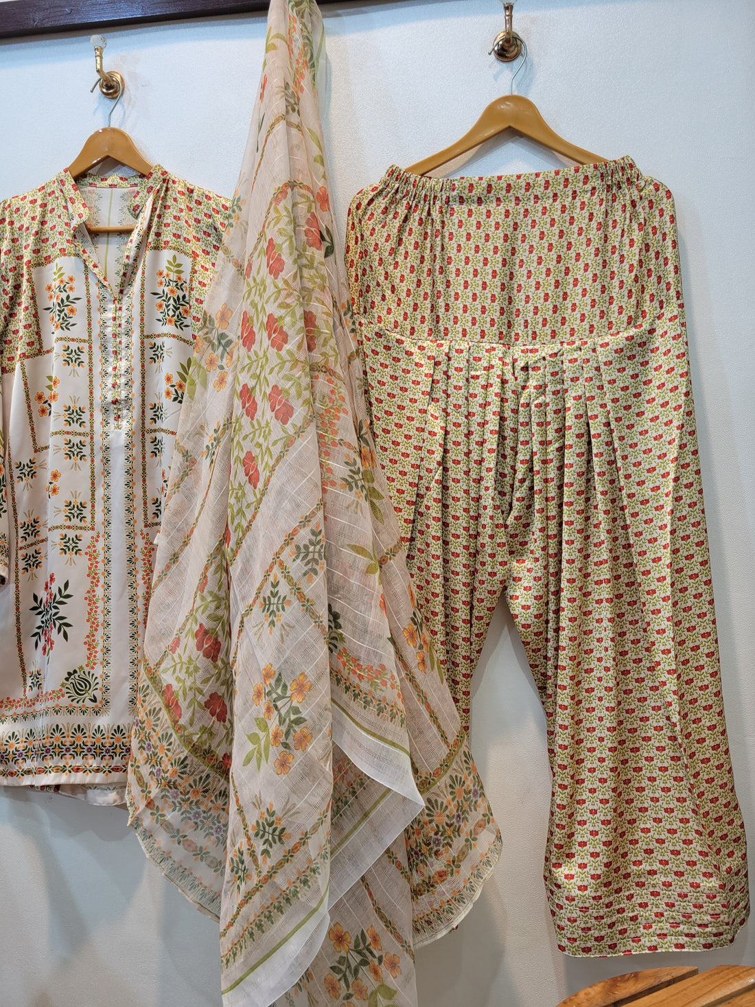 Farsilk (Cream)