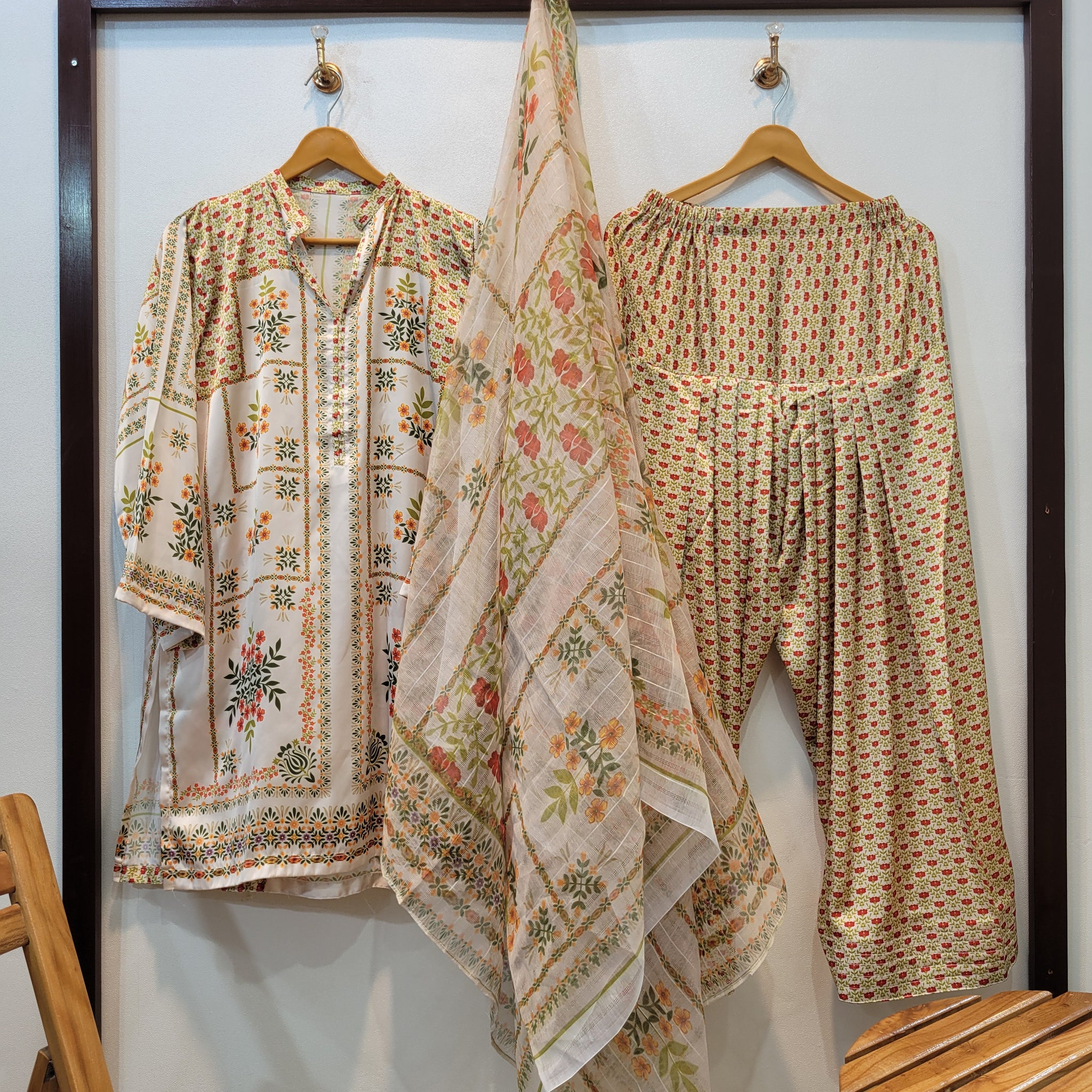 Farsilk (Cream)