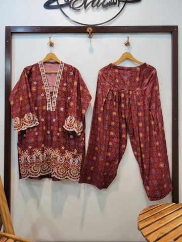 Andaz Farshi - Lawn (Maroon)