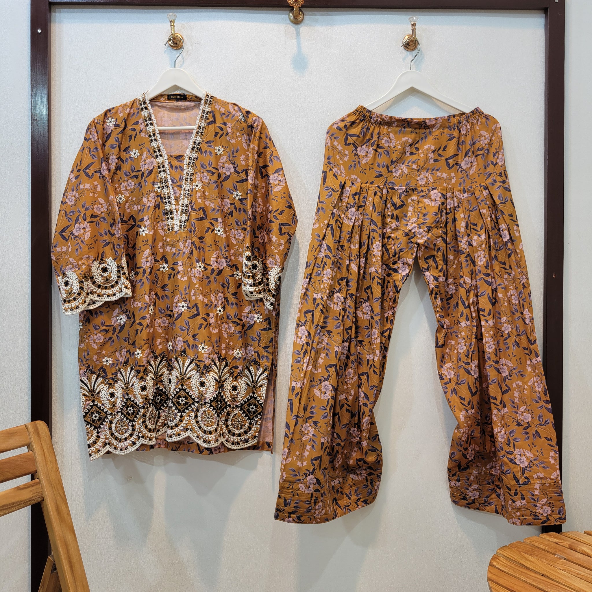 Andaz Farshi - Lawn (Brown)