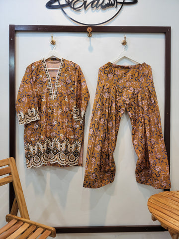 Andaz Farshi - Lawn (Brown)