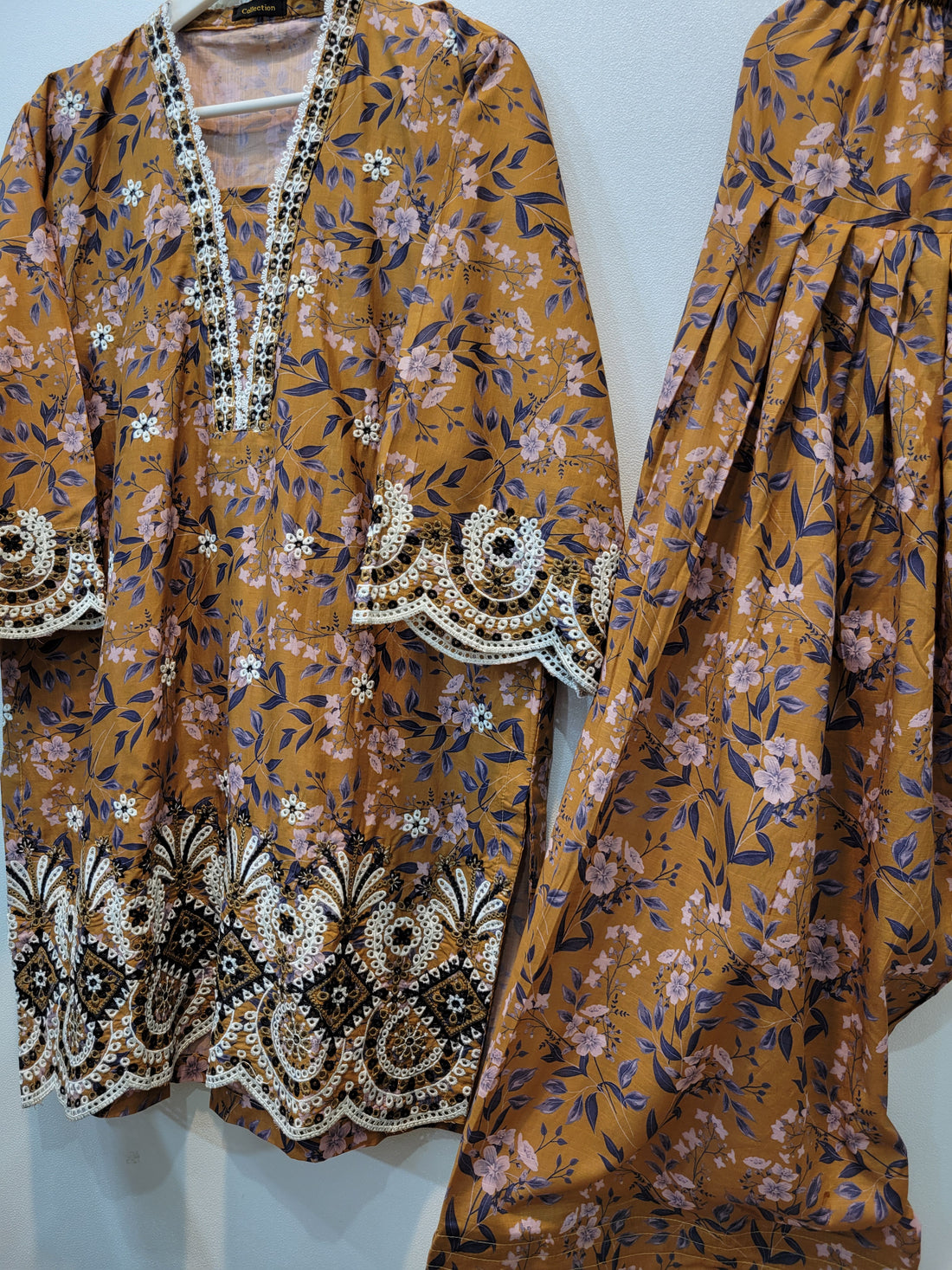 Andaz Farshi - Lawn (Brown)