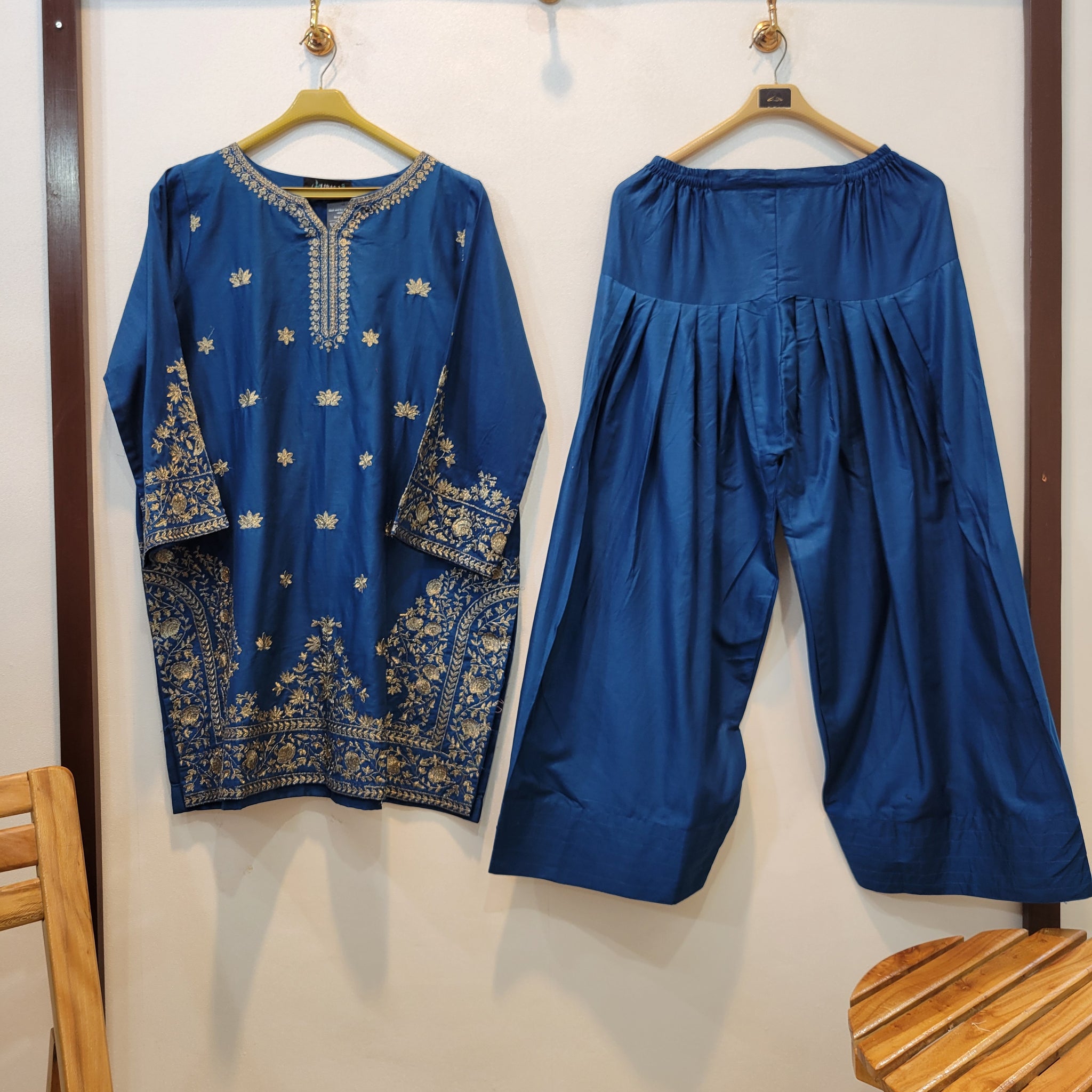 Bayaan Farshi (Zinc Blue)