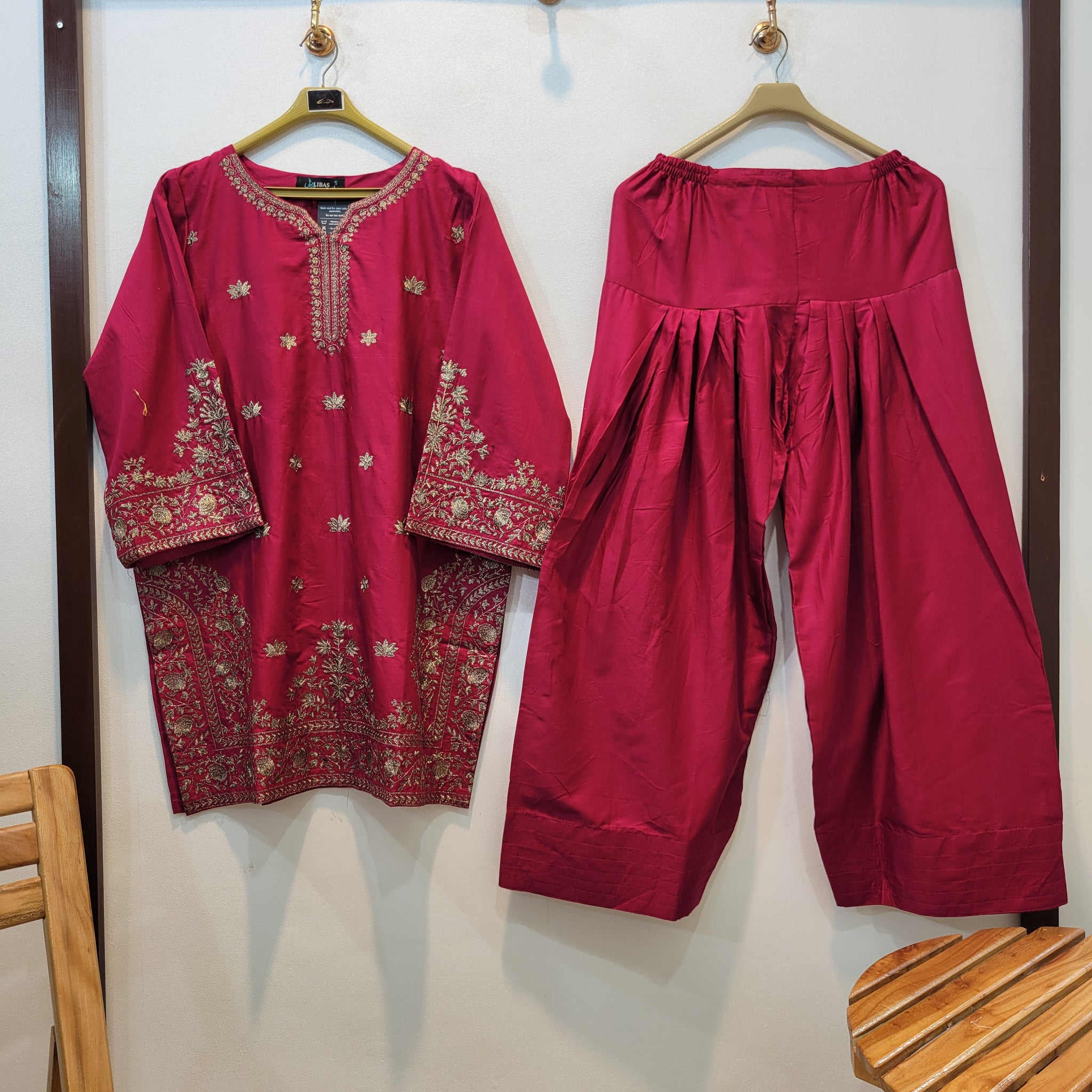 Bayaan Farshi (Maroon)
