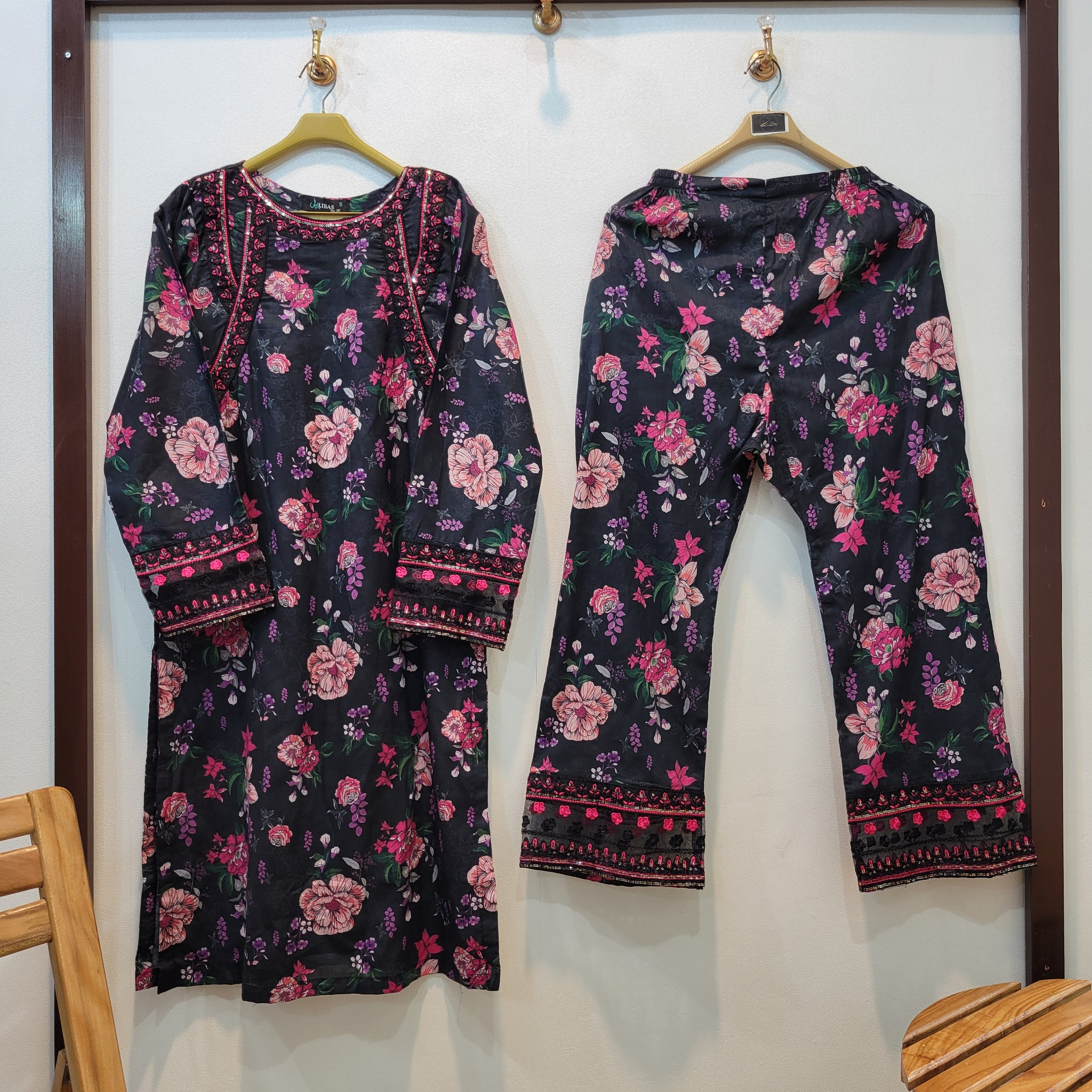 Storm Lawn 2PCS (Black Floral)