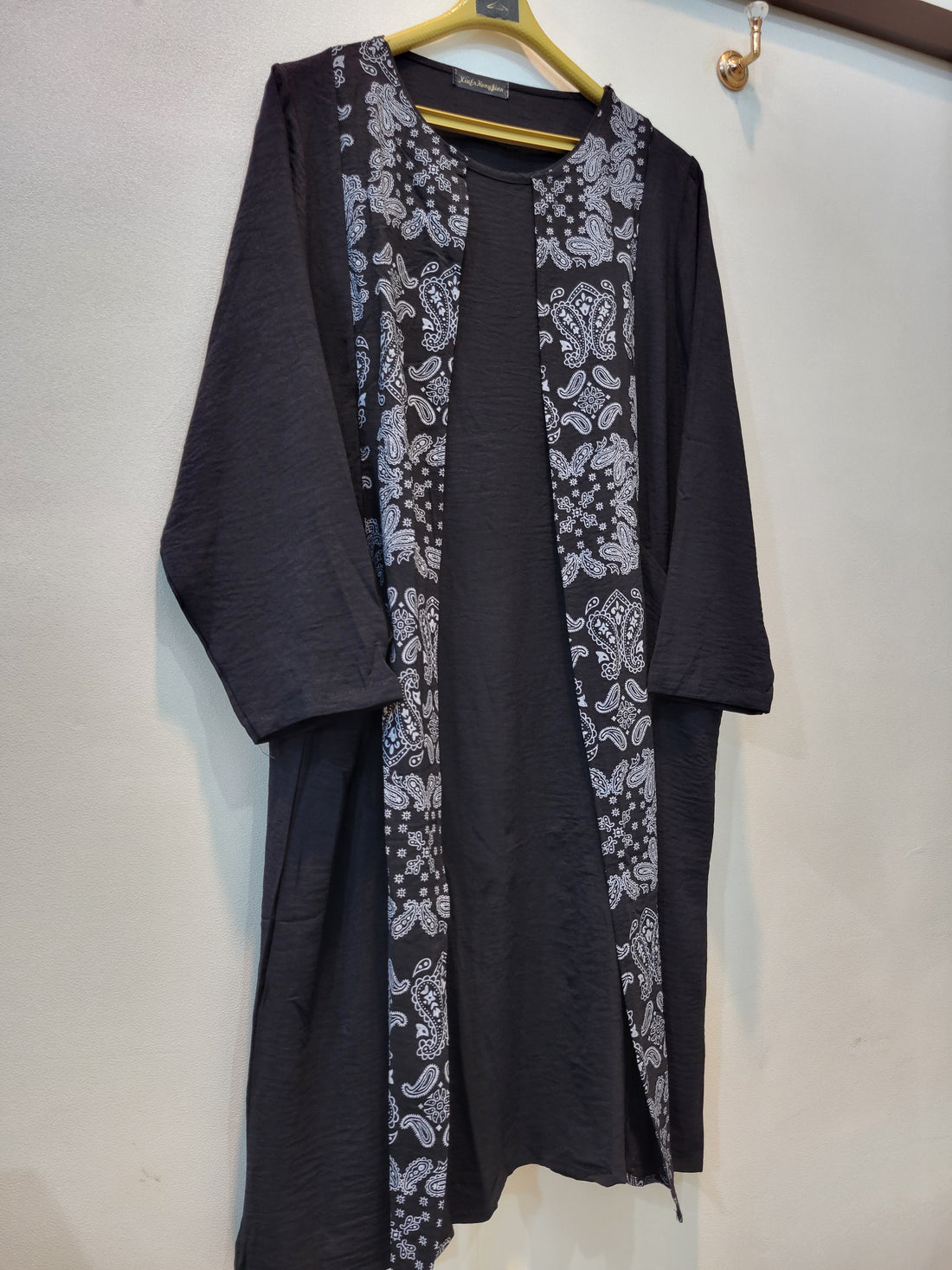 Heart Shrug (Black)