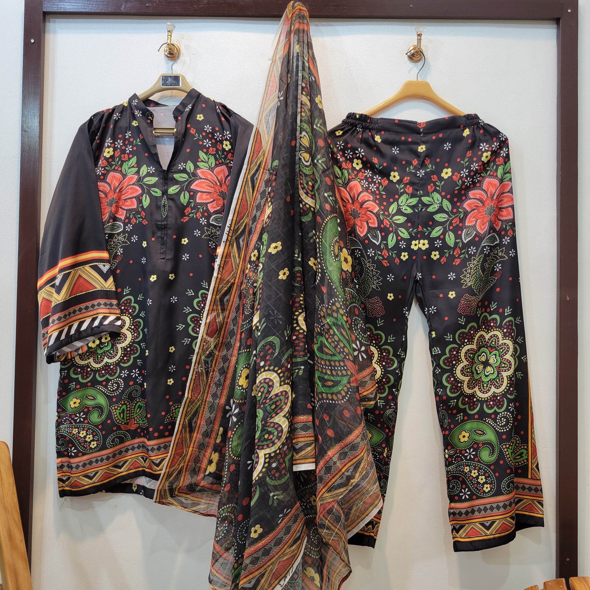 Mizaaj (Black)
