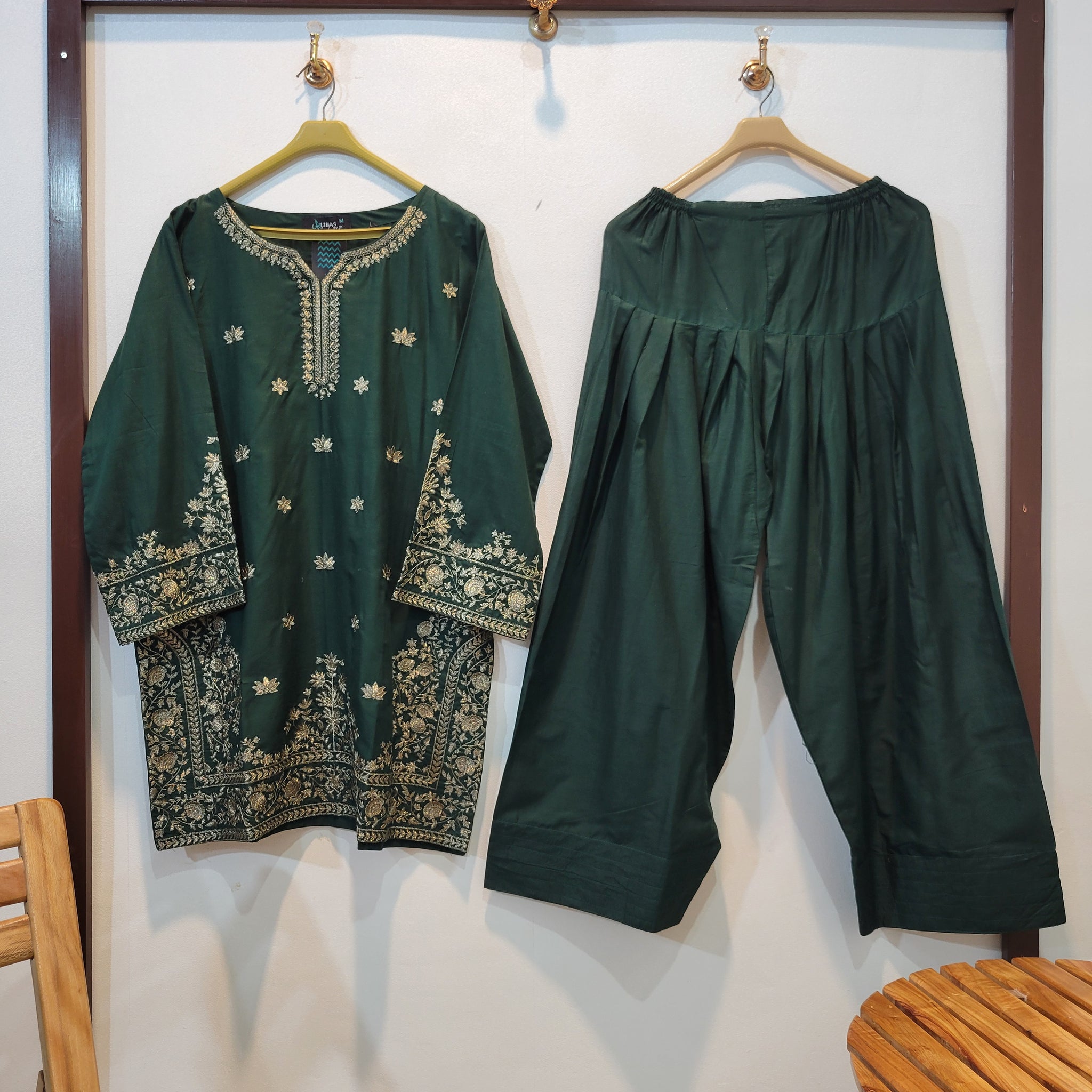 Bayaan Farshi (Bottle Green)