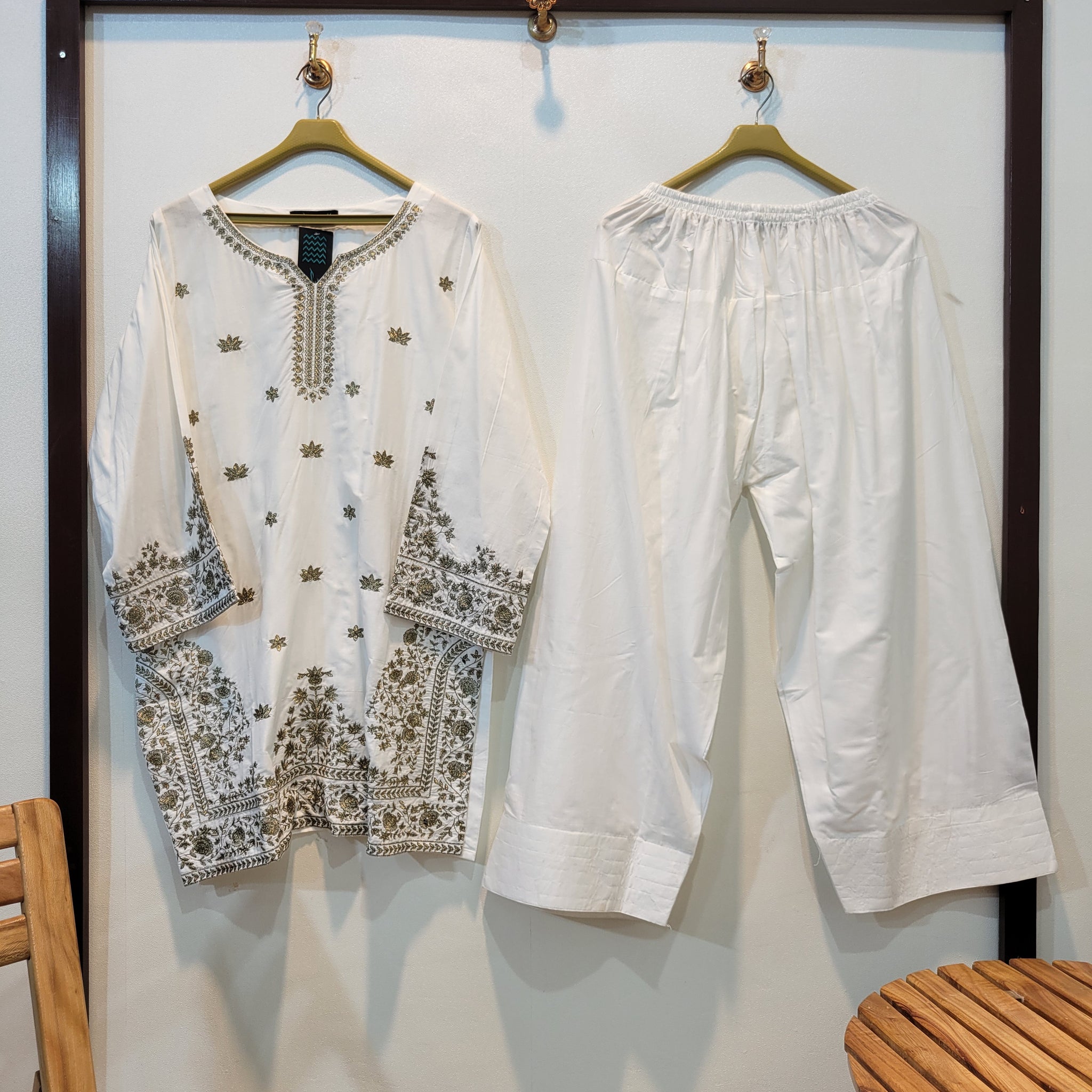 Bayaan Farshi (White)