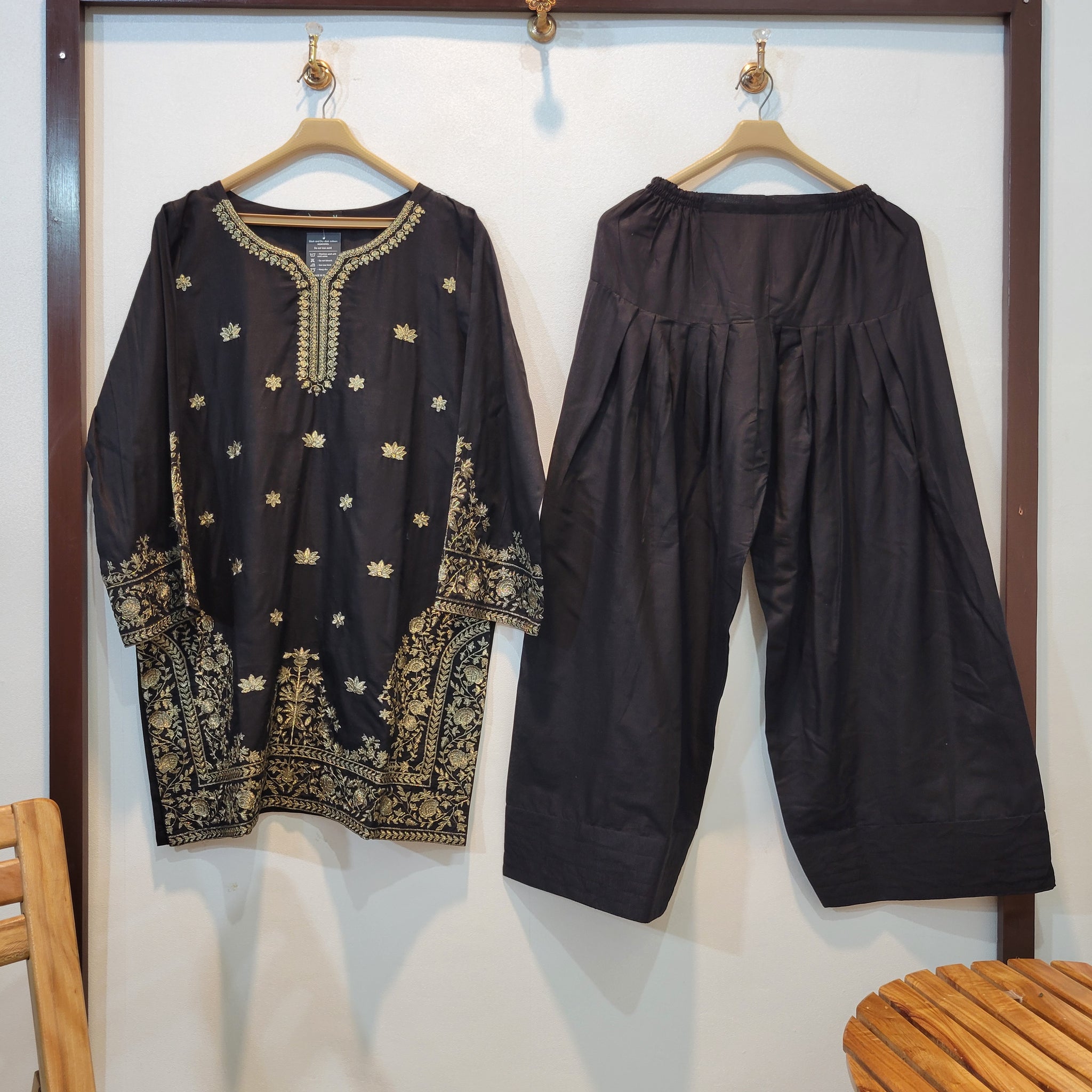 Bayaan Farshi (Black)