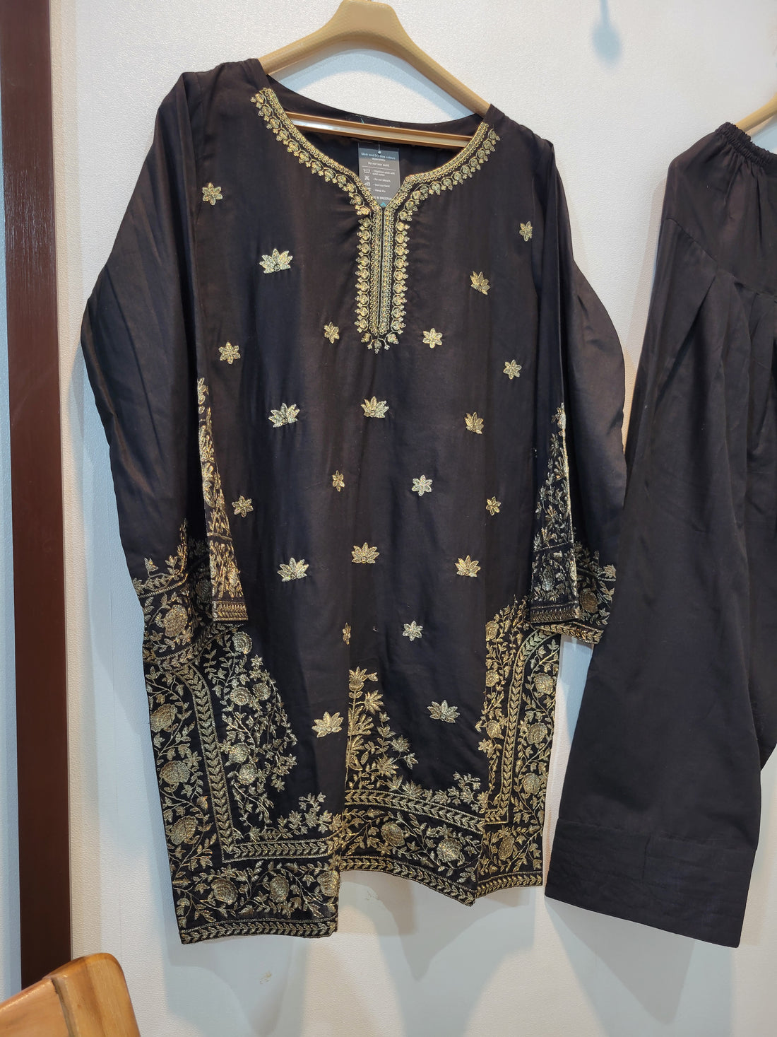 Bayaan Farshi (Black)