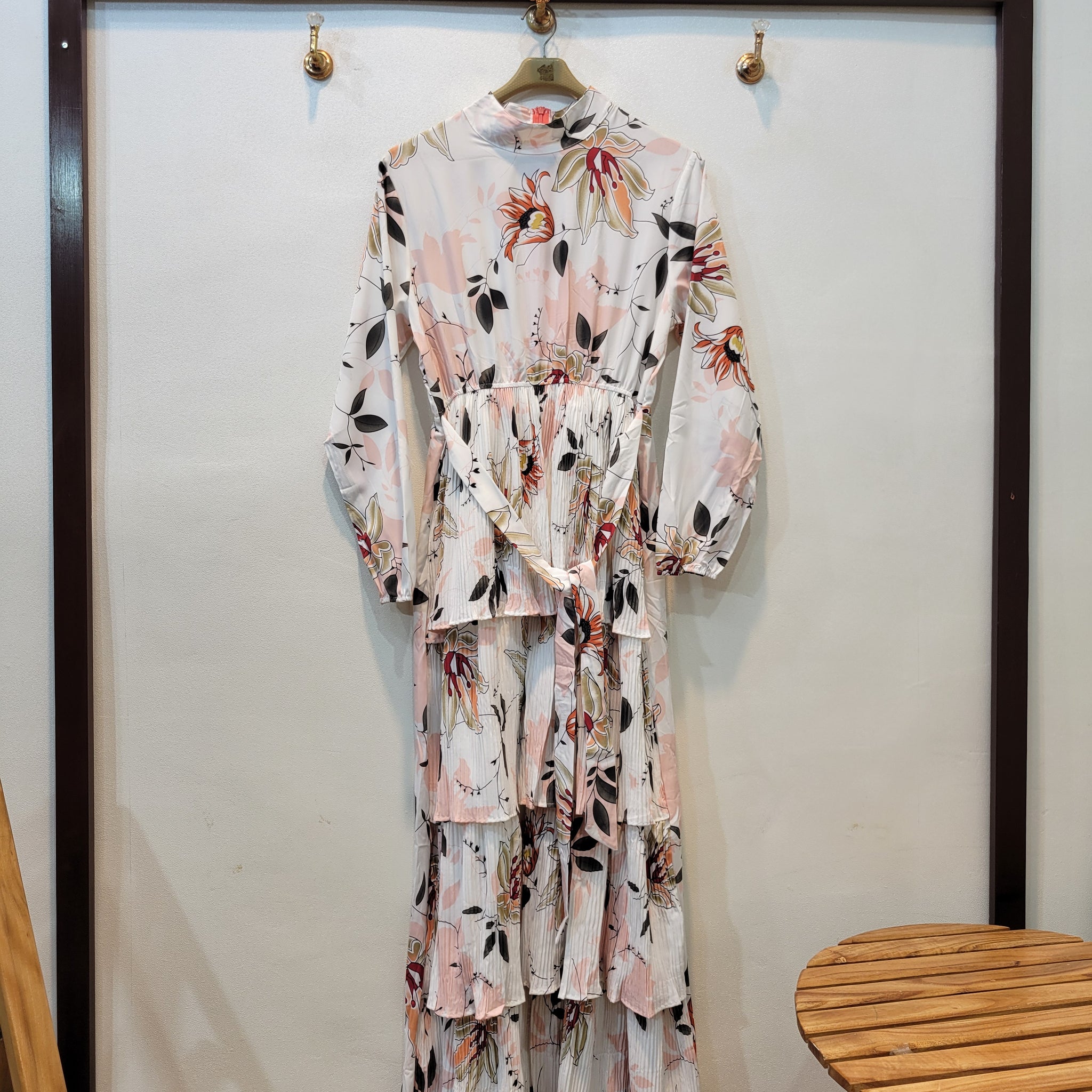 Layers Maxi (White Peach)