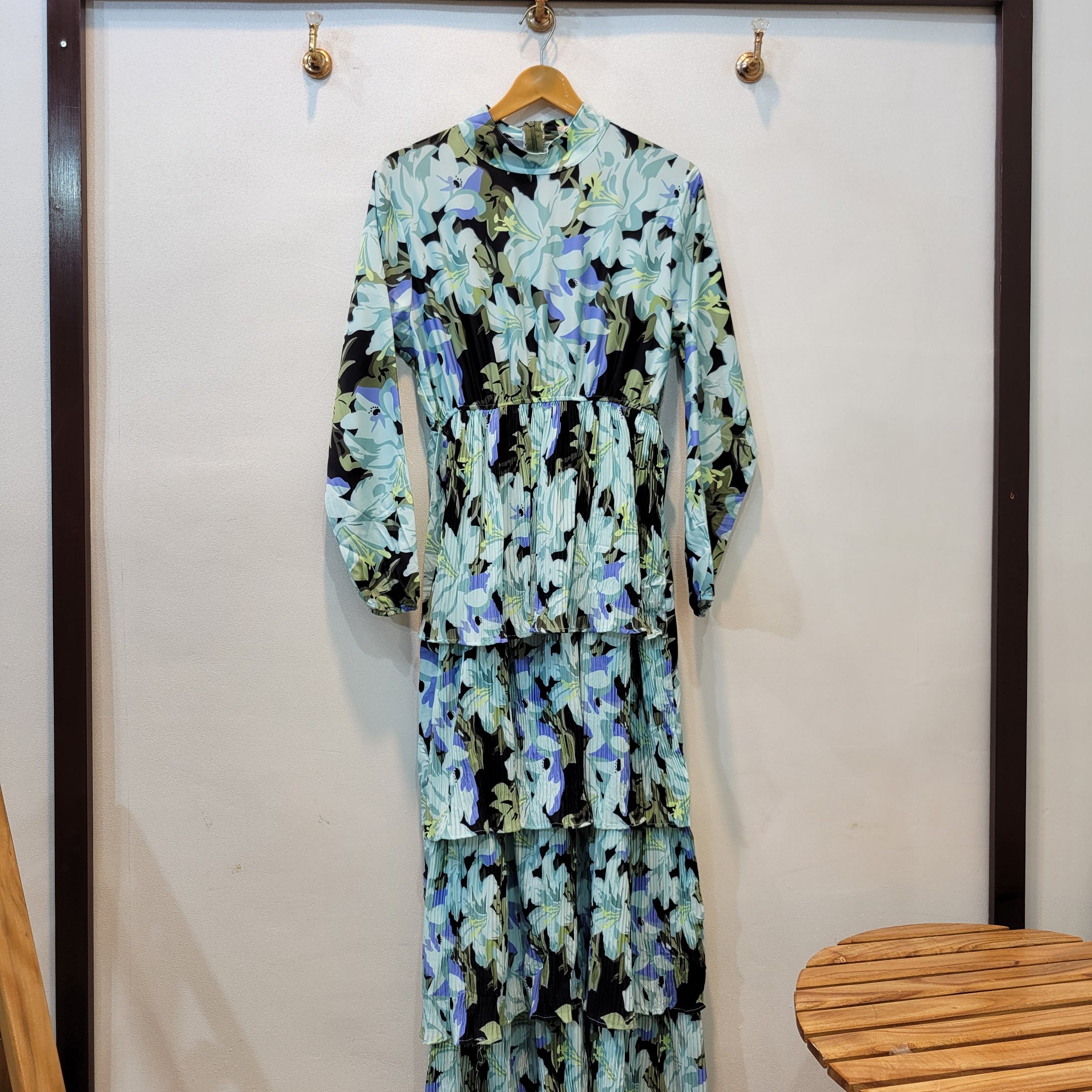 Layers Maxi (Black Ferozi)