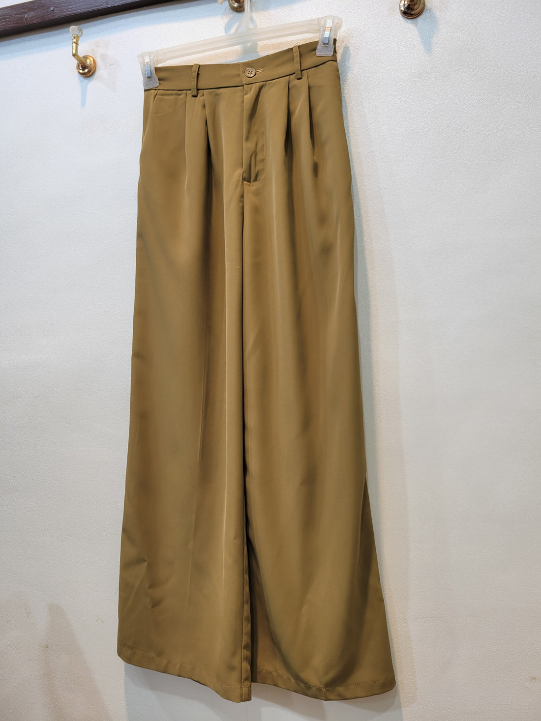 Classic Dress Pant (Khaki)