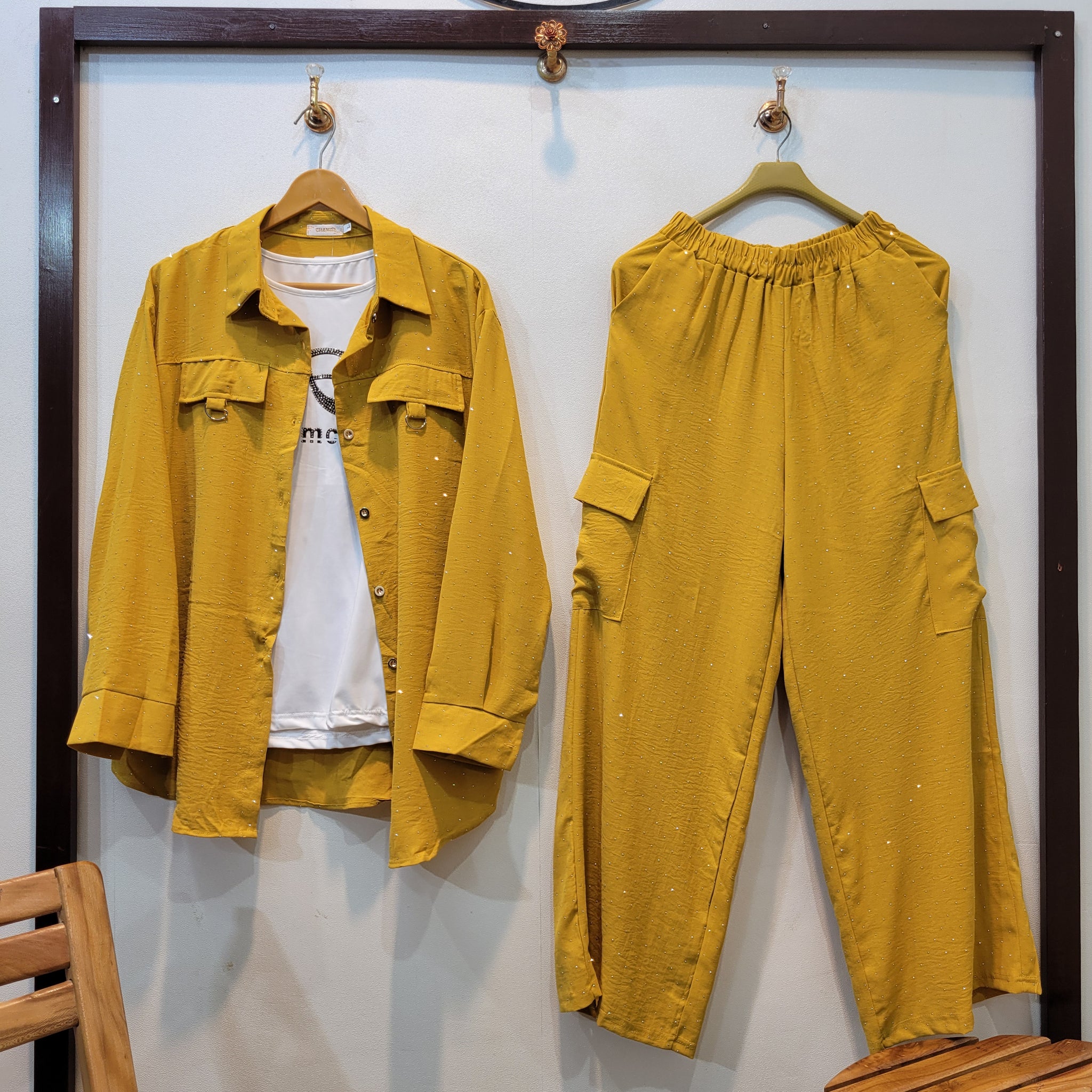 Dot a licious (Mustard)