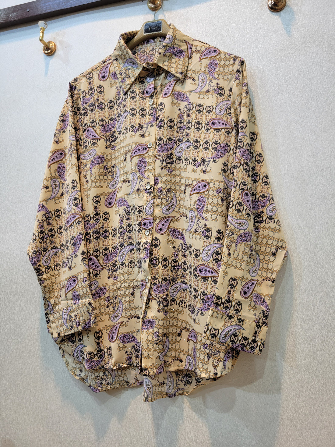 Spot On (Beige)