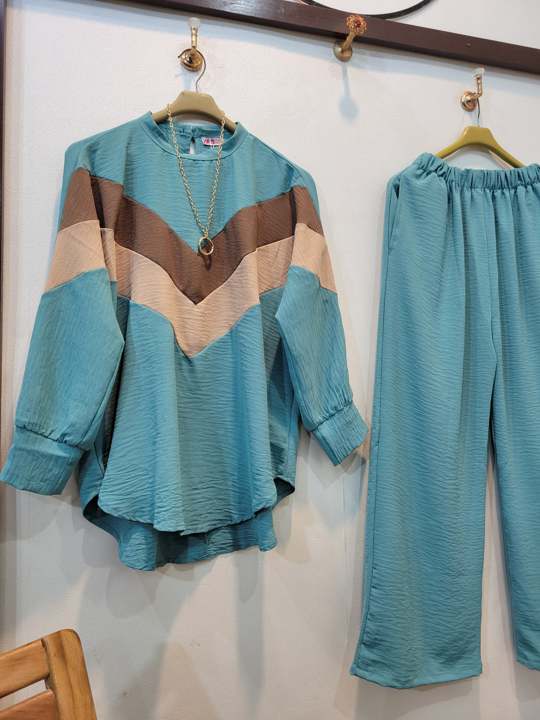 Old Money (Mint Green)