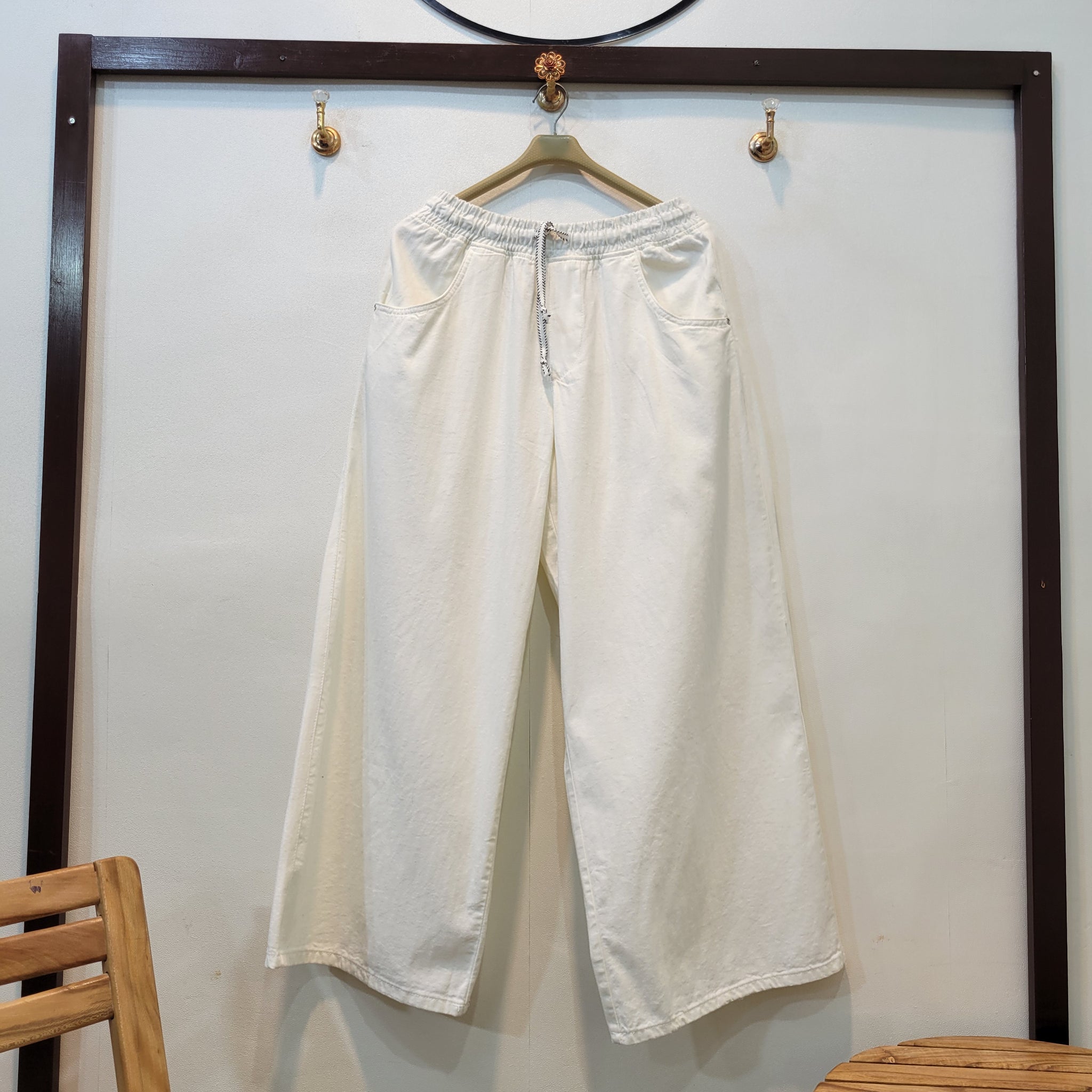 Baggy Breeze Flapper (White)