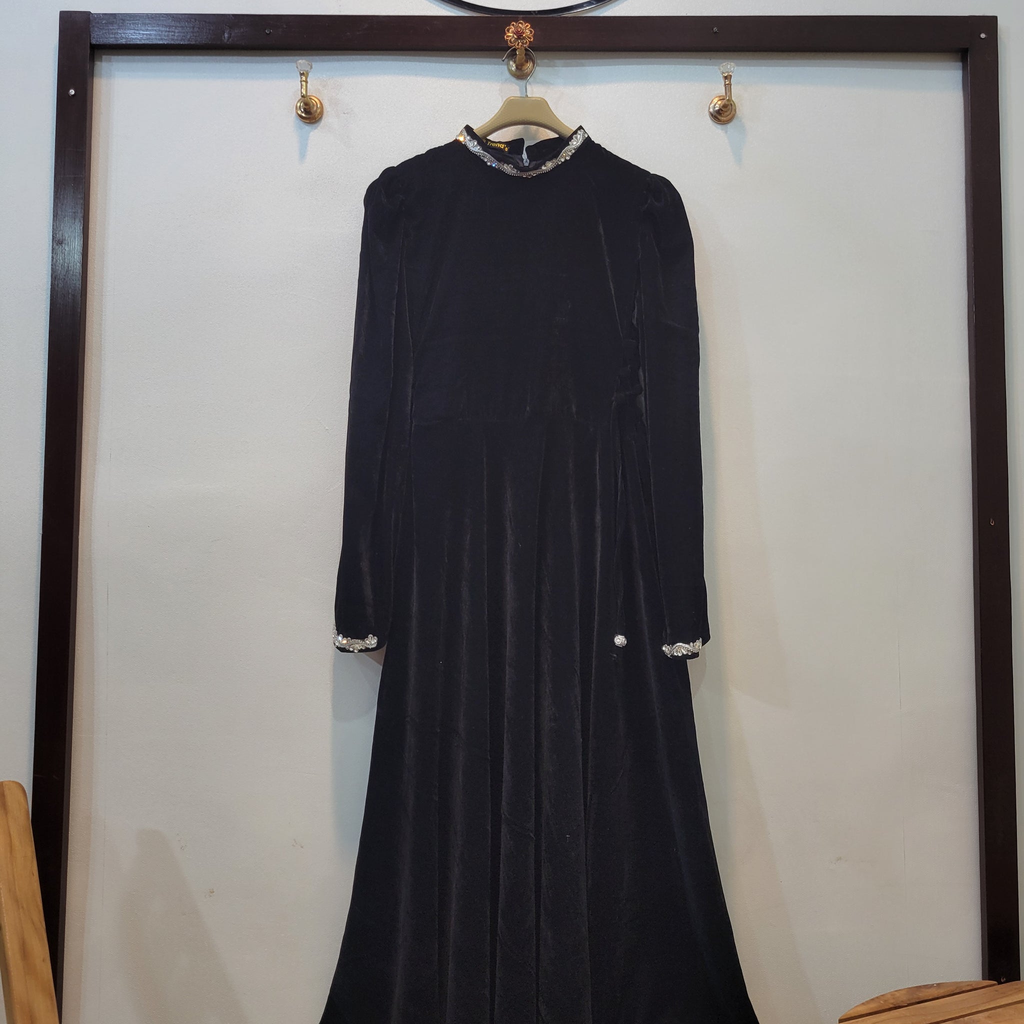 Royal Valvet (Black)