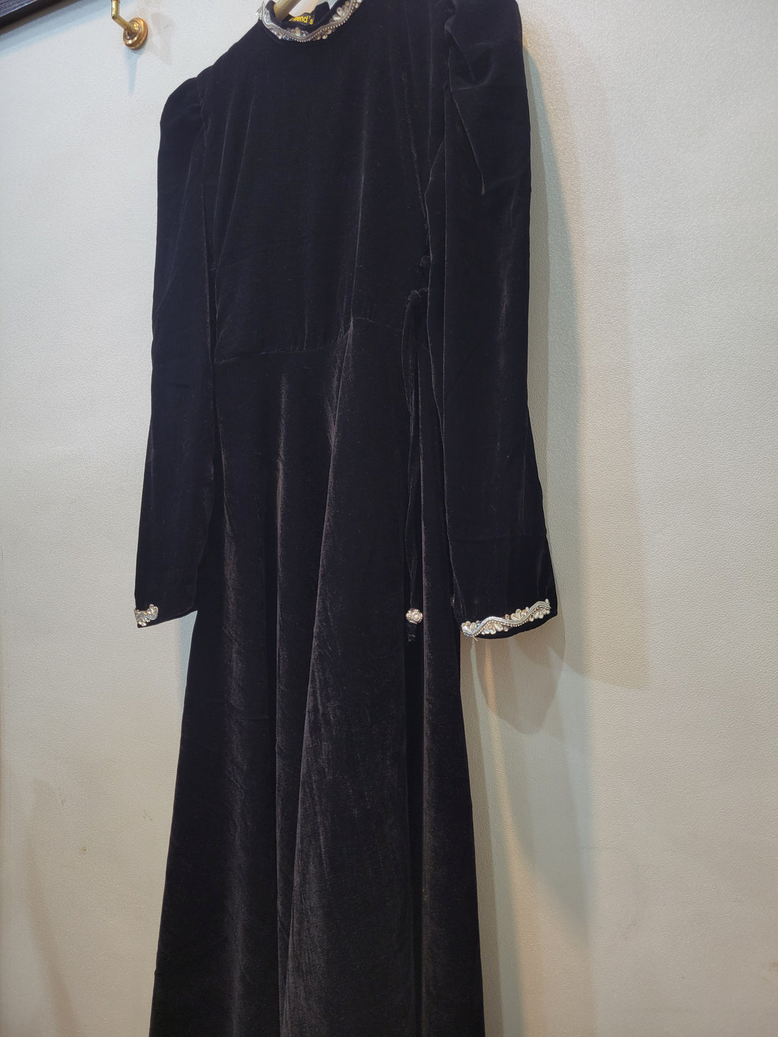 Royal Valvet (Black)